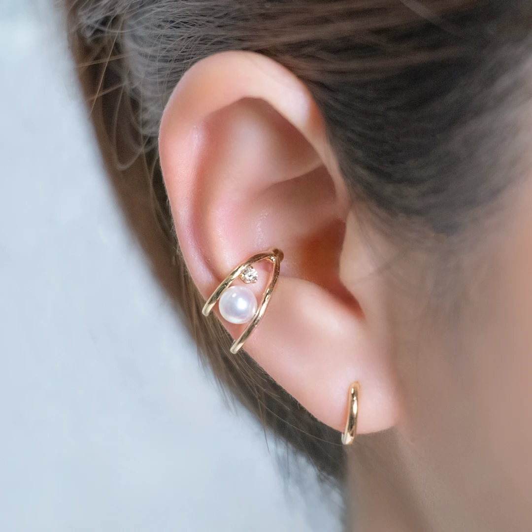 Clamp pearl ear cuff